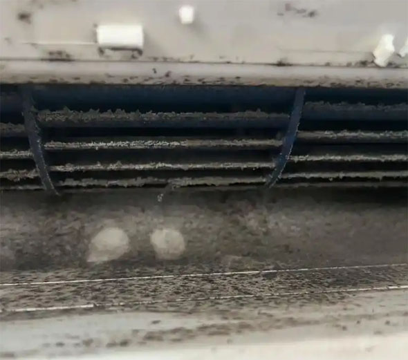 南安空调吹的风有股烧焦味是怎么回事